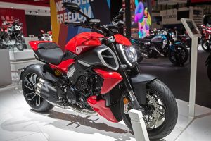 Ducati Diavel V4 2023: “H πιο όμορφη μοτοσυκλέτα” του Μιλάνου