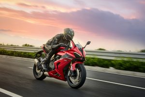 QJMotor SRK 800 RR: Έφτασε στην Ιταλία με τιμή έκπληξη!