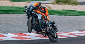 KTM 1390 Super Adventure S Evo 2025: Σε άλλο επίπεδο!