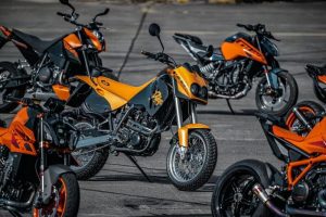 Tα KTM Duke γιορτάζουν την 30ή τους επέτειο