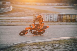 KTM 125 SMC R, 390 SMC R 2025: Ανακοίνωση τιμών στην Ελλάδα