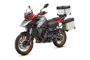 QJMotor SRT 900SX: Τest Ride Πειραιά και Αθήνας
