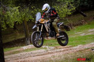 Kove 800X Rally: Πρώτη επαφή: Λιτό και πολεμικό Adventure