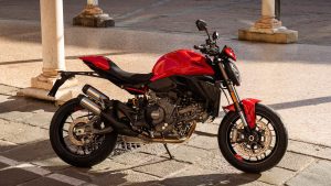 Ducati Monster 2026: Με τον νέο δικύλινδρο V των 890cc